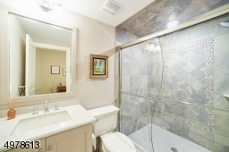 ALL CUSTOM TOP GRADE FEATURES IN ALL BATHS