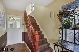 Stairs going to 1st floor