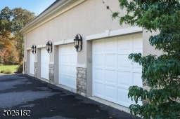 4 Car Garage