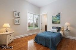 Au-paire/In-Law/Guest Bedroom with Private Bath