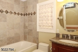 With Jetted Tub/Shower