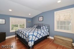 Featuring Hardwood Floors