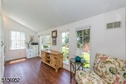 A sunny room that can be used in several ways