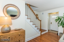 Entry foyer has a closet