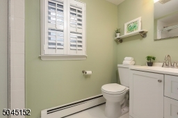 2nd Floor Full Bathroom
