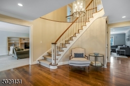Beautiful 2 story staircase