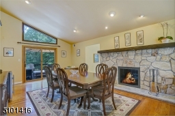How great would it be to enjoy a blazing fire during dinner?