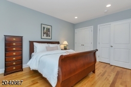 With ensuite bath