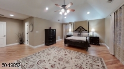 Vaulted Ceilings Master Bath - HUGE WALK IN CLOSET IN BATHROOM