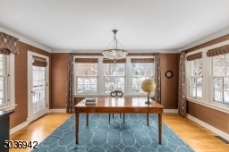 3 Walls of windows bring in so much light!