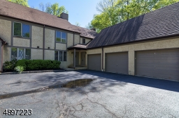 Corner unit. One car garage.