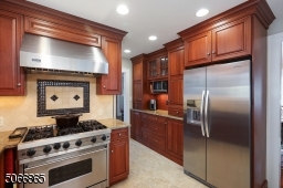 SS Viking Stove, SS Sink,SS DW, MW, Coffee Center Not Inc: Refrigerator