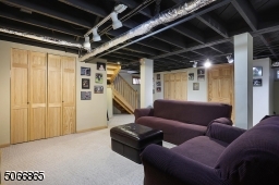 Utility rm, Laundry rm, Storage