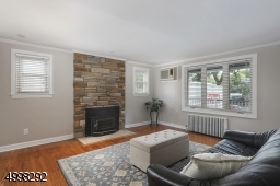 Fireplace with gas insert