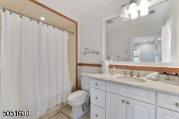Full 4 -piece bathroom to Bedroom 2