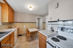 Eat-in Kitchen
