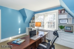 Two secondary bedrooms share a hall bathroom, and a Jack-and-Jill bath connects two more bedrooms