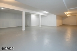 Another huge room for your finishing touches!