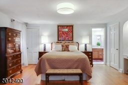 EN SUITE MASTER BATH. AMPLE CLOSET SPACE