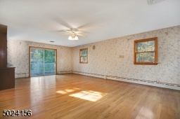 The master bedroom has a balcony ! Great outside space.
