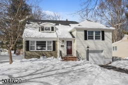 3 Bedroom, 2 1/2 bath Split Level