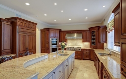 Subzero, abundance of cabinet spaces, recessed lights thruout