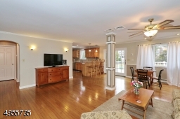 View towards the Kitchen