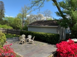 Spacious Bluestone patio