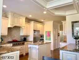 furnished with both an island and peninsula