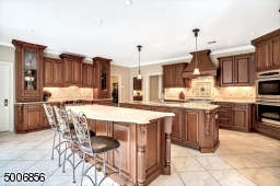 Every kitchen should come with a desk area! With a 20X22 kitchen, anything is possible.