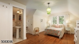 EnSuite bedroom with full bath