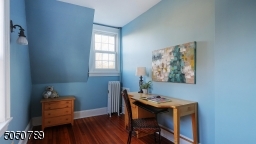 Sweet study space and lots of natural light for a soothing environment