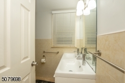 2nd floor bathroom