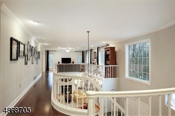 Most inviting Leisure room or Library