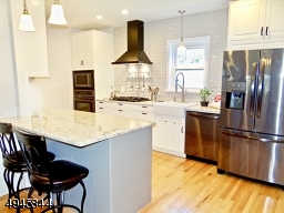 JUST GORGEOUS & CHECK OUT THE NEWEST STYLE APPLICANCES