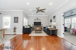Open to front family room/den