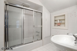 second level main bathroom, shower over tub