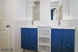 jack & jill bathroom upstairs