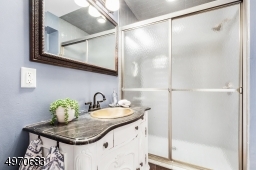 1st level full bath