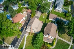 Lovely neighborhood with many homes that have sold in excess of $1,000,000!