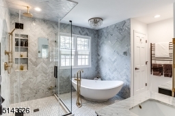 Vast Stall Shower & Soaking Tub