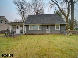 Large Backyard w/Patio