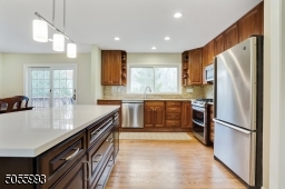Center island with Quartz countertop