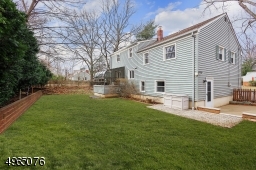 Large Backyard!