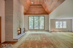 Such large windows and amazing vaulted ceilings.